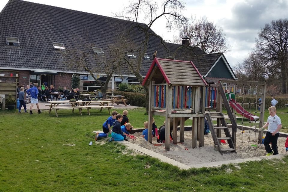 Met een eigen terras met uitzicht op de speeltuin is het prima vertoeven bij Boerhaarshoeve