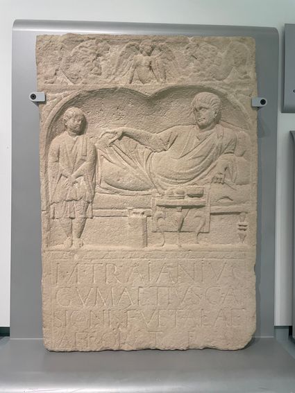 Originele altaarsteen voor Marcus Traianius Gumattius in het Valkhof Museum