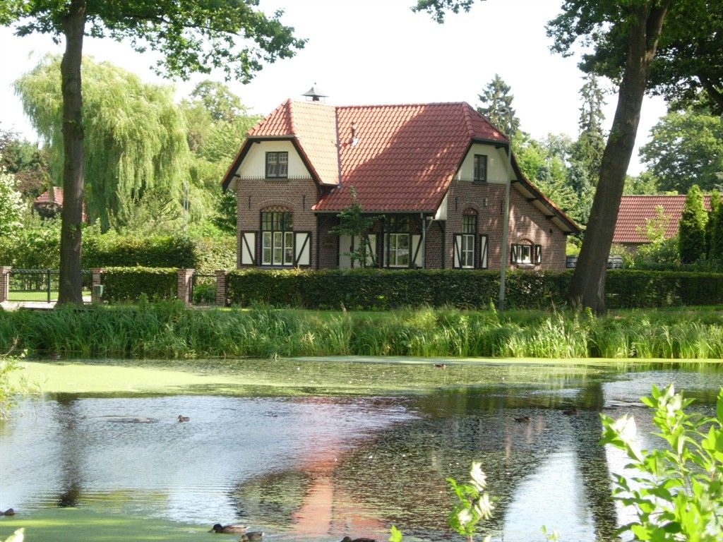 Rondleiding Griendtsveen, zadeldak woningen