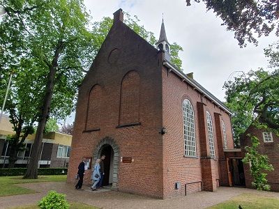 Zomeropenstelling Van Gogh kerkje