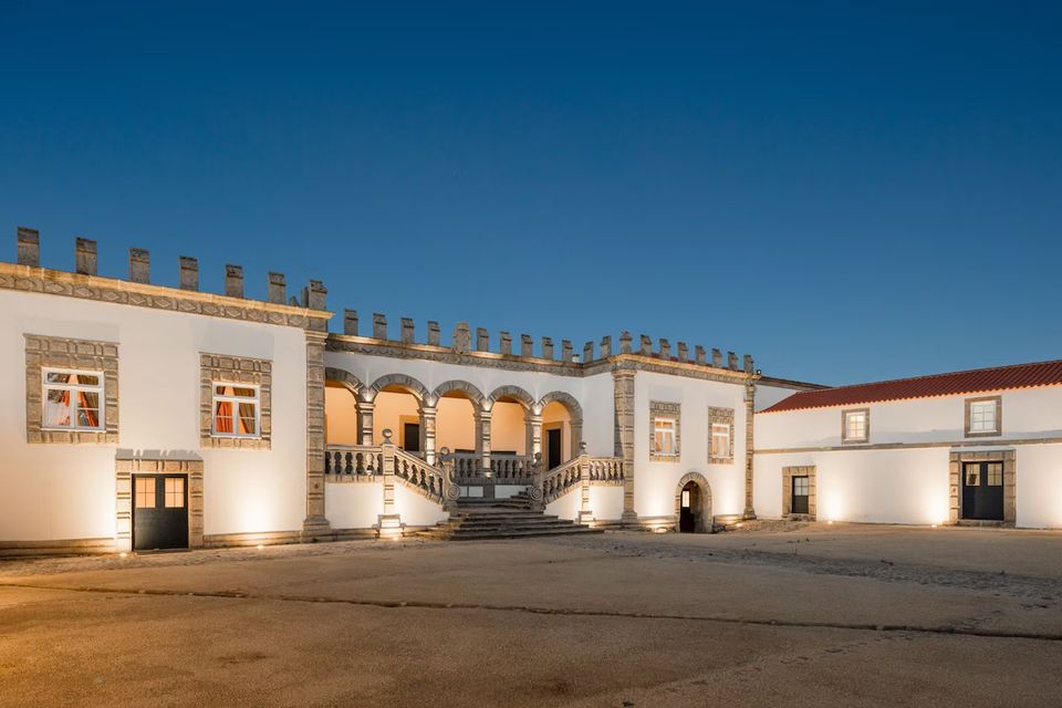 Vooraanzicht van hotel Paço de Vitorino