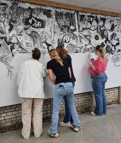 UnderGROÛND XXL houtskooltekening