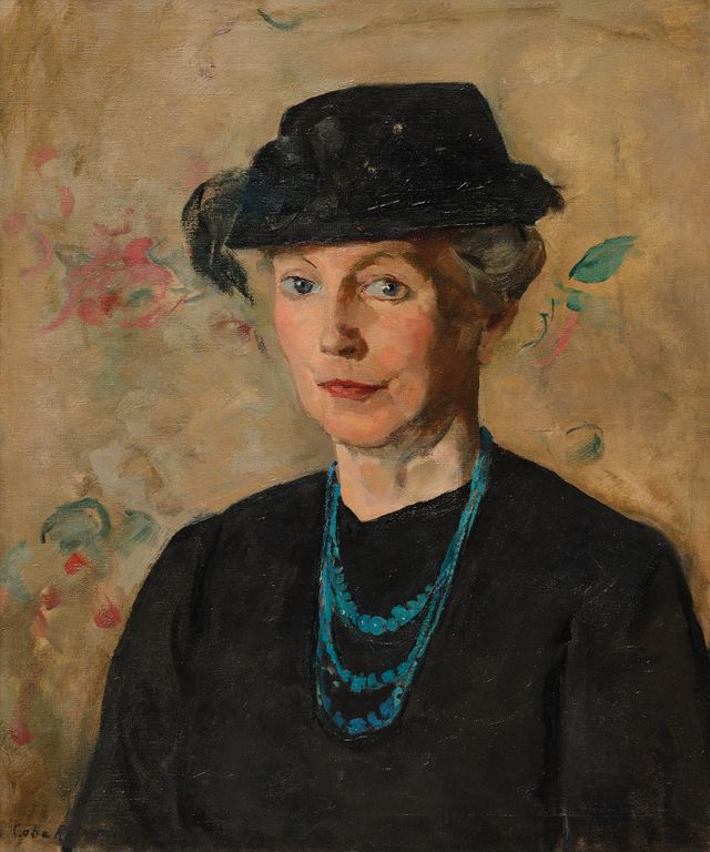 Coba Ritsema (1876-1961) - Dame met hoed en collier tegen een behang met florale motieven - Olieverf op doek - Collectie De Wieger