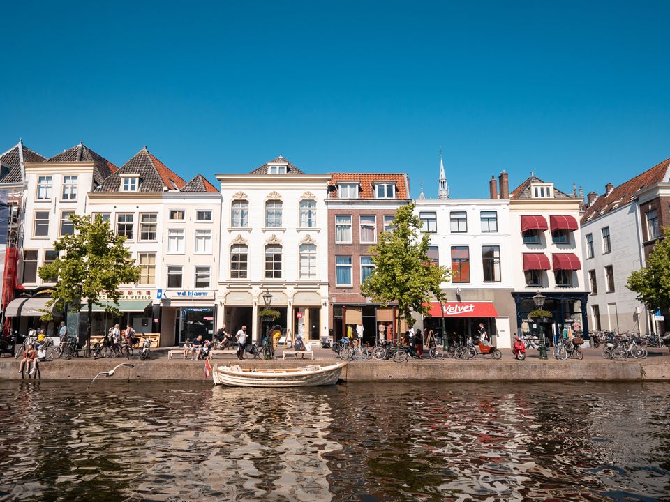 Zomer op de Nieuwe Rijn in Leiden