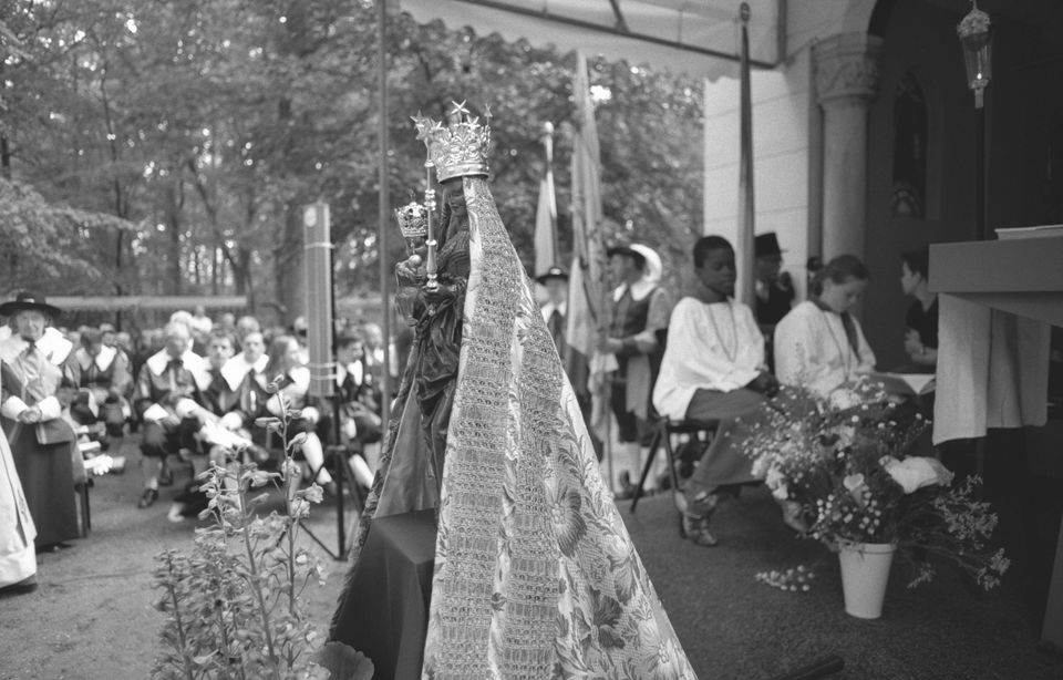 processie in vroeger tijden