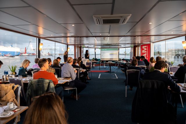 corporate meeting met ontbijt