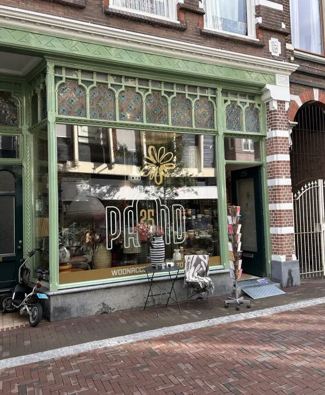 Ein Geschäft für Wohnaccessoires in Assen, Drenthe.