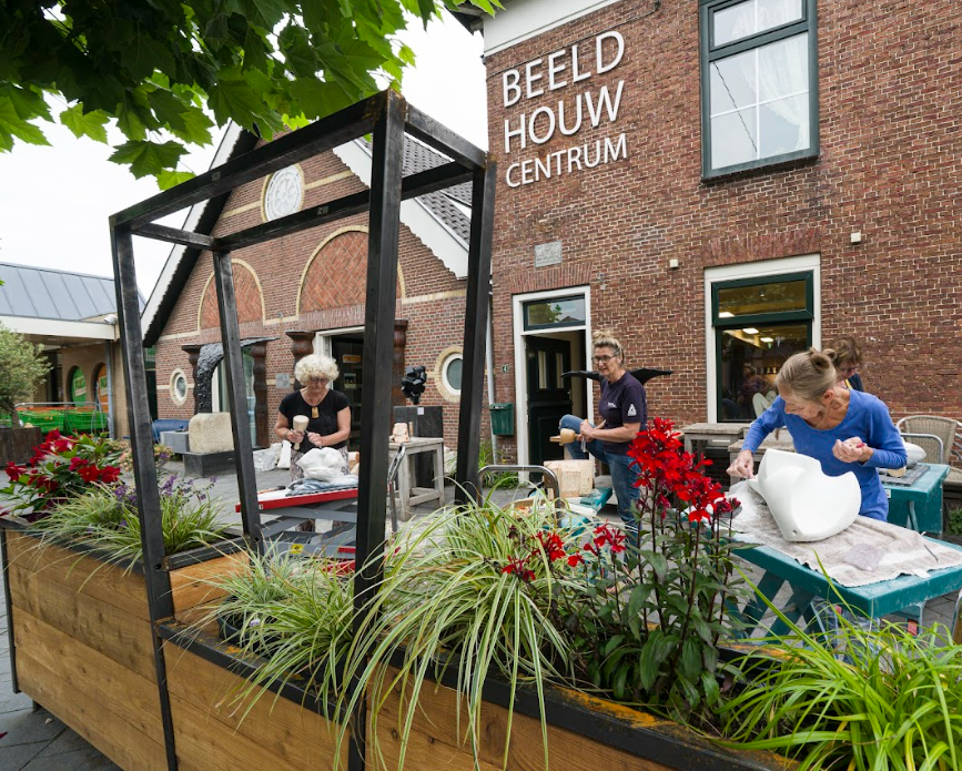 Zowel binnen als buiten werken