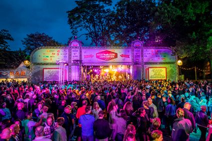 Hoofdpodium Kasteeltuinconcerten in Helmond