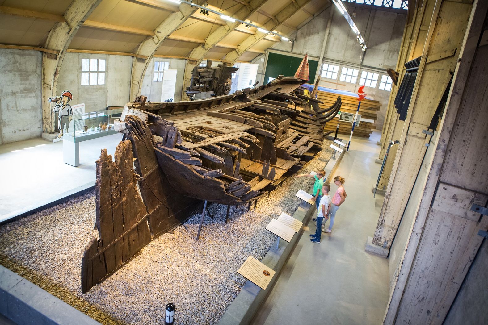 Oude brokstukken van schip.