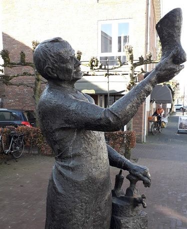 Monument meester schoenmaker in Kaatsheuvel