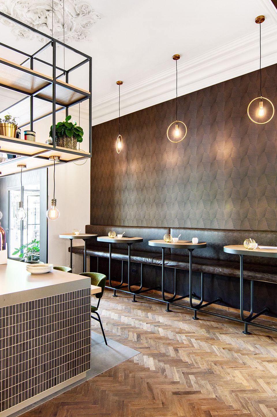 So Delicious Maastricht interieur tafels en bar