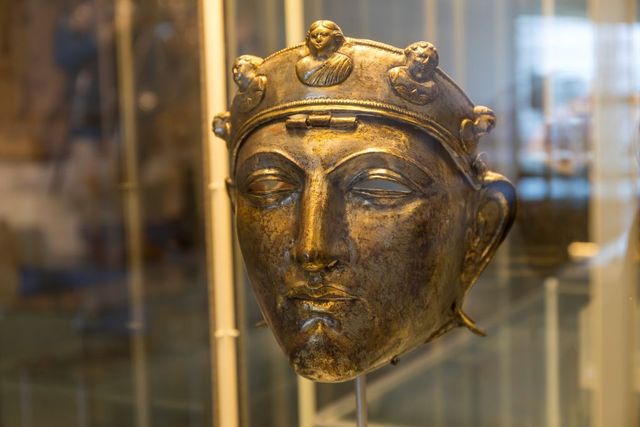 Hét originele gezichtsmasker van Nijmegen is in Valkhof Museum te bewonderen.