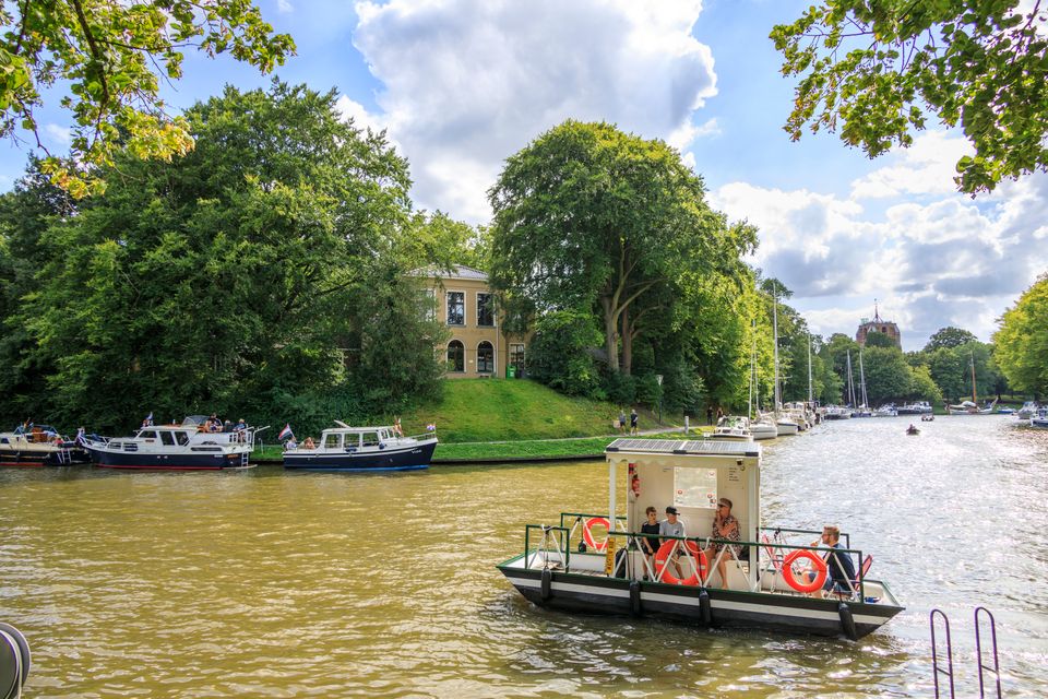 Zomerse stadsgracht