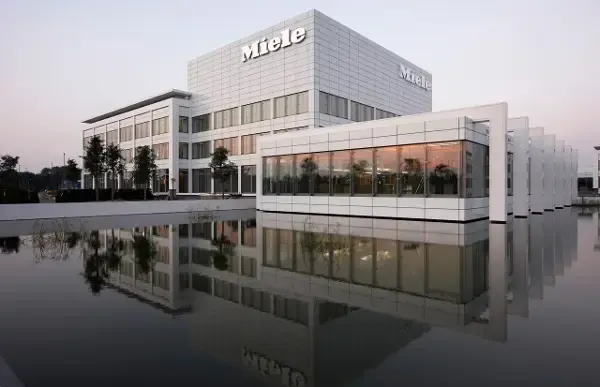 De voorzijde van Miele Vianen