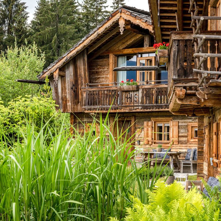 Buitenaanzicht van een verblijf in Priesteregg Premium ECO Resort