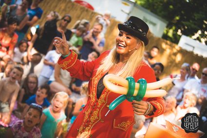 Theatervoorstelling dieren Oostvaardersplassen Spot