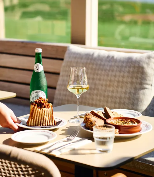 Tafel met gerechten