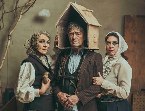 Toneelhuis: Voor het pensioen - komedie van de Duitse ziel