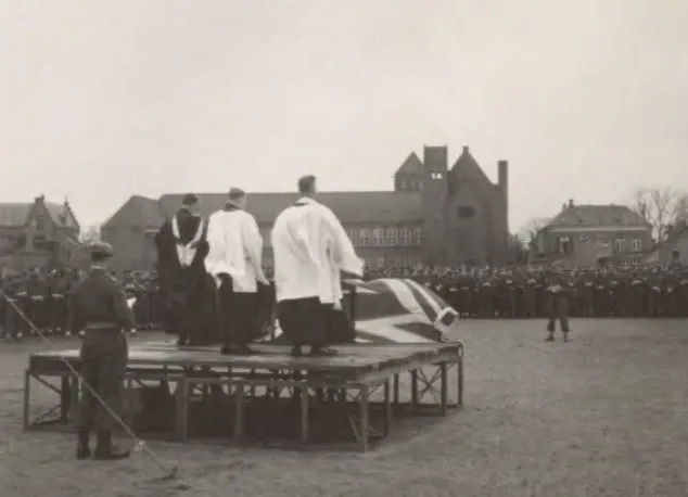 Paasviering en parade