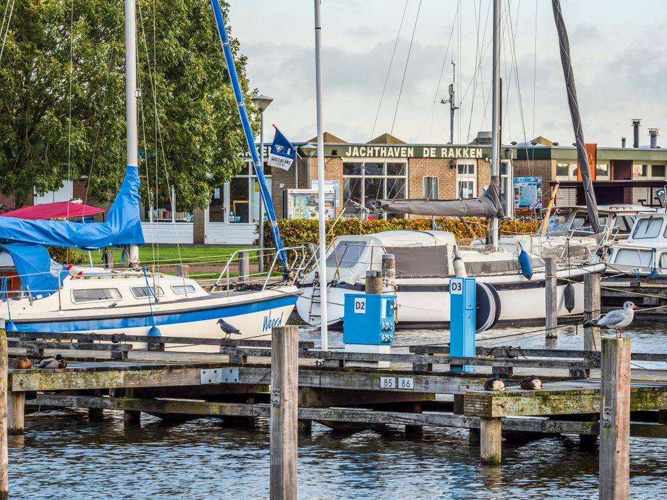 VVV Woudsend vanaf de haven