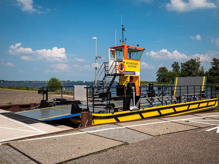 De Swaegen, de pont tussen Sneek en Starteiland