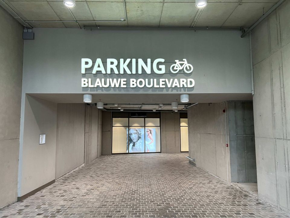 Hasselt fietsparking Blauwe Boulevard