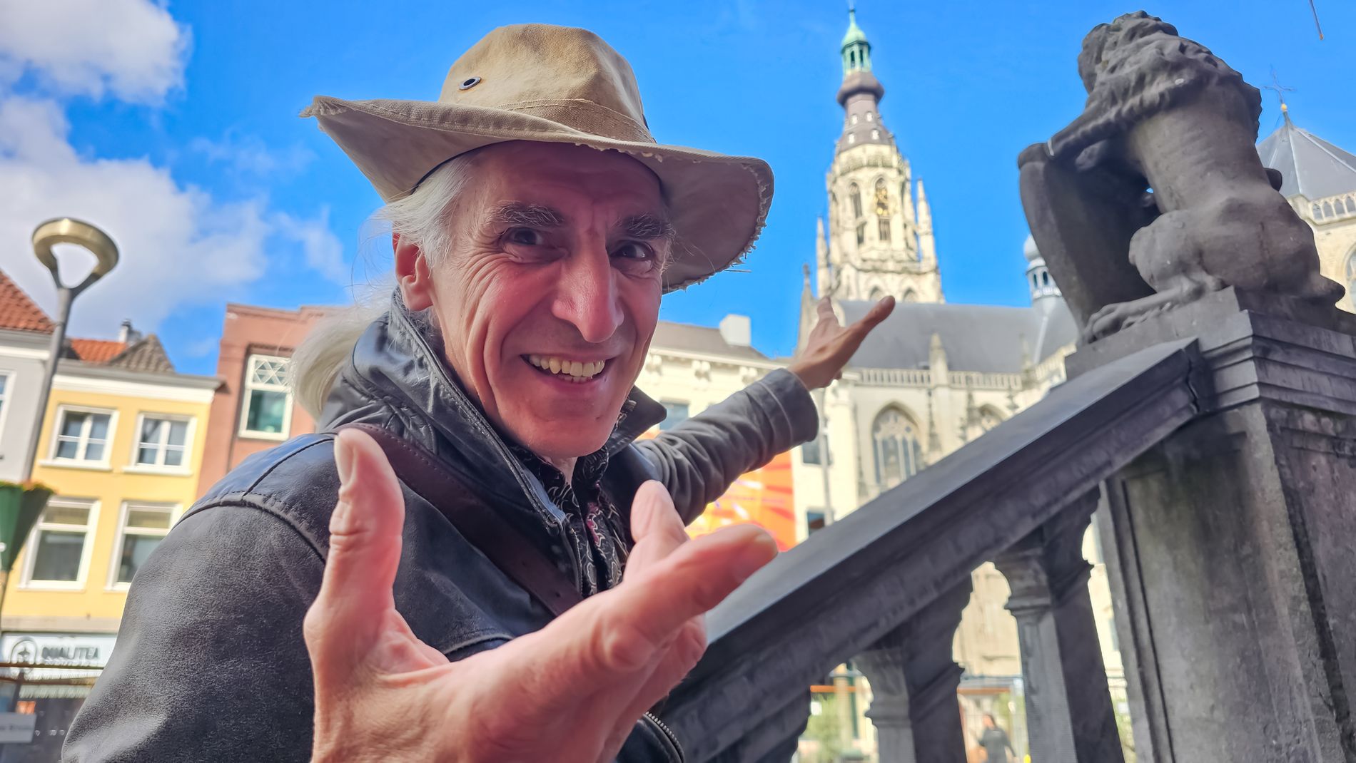 De verteller neemt je mee door de stadsgeschiedenis