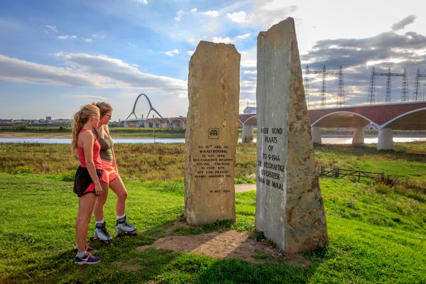 Waalmonument Nijmegen Oversteek Waal