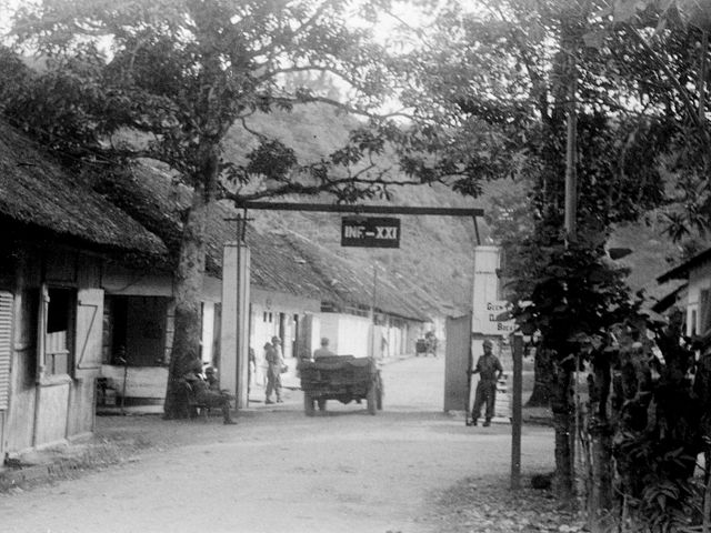 Opleidingskazerne van het KNIL op Ambon, 1948.