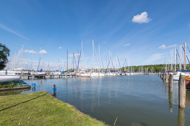 Aanzicht op de boten in de haven