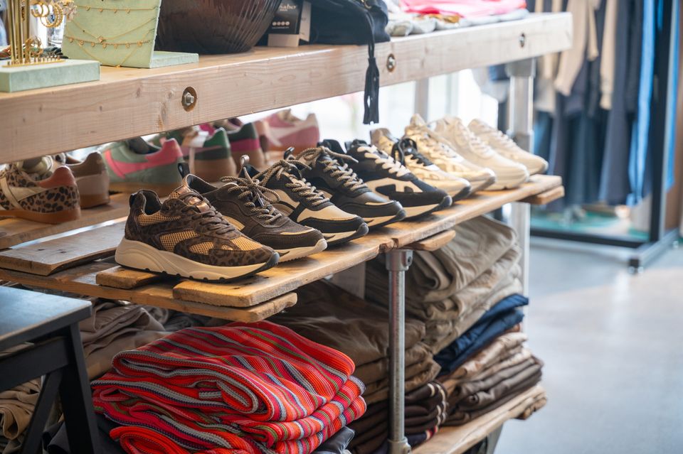 Zuid7even assortiment schoenen en kleding