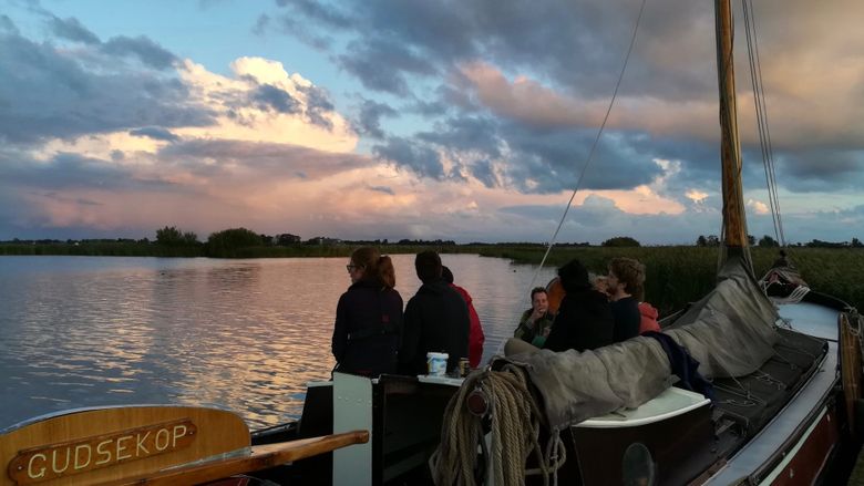 Weekend zeilen; napraten met avondzon