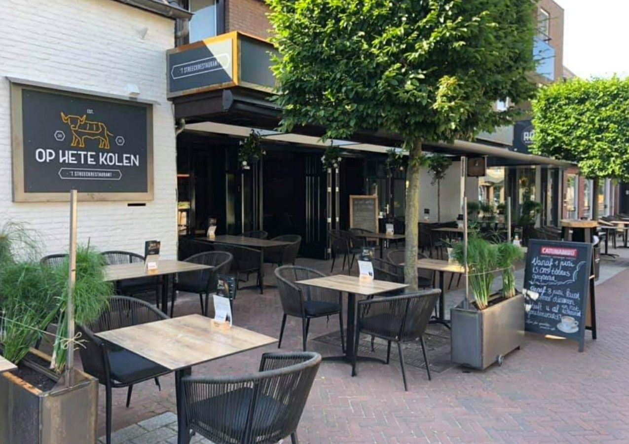 Op Hete Kolen restaurant Deurne, terras