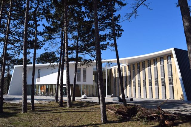 De Jutter gebouw van de bibliotheek Vlieland