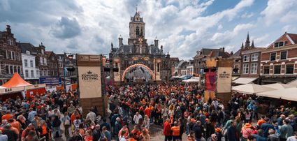 Koningsfestival op de Markt in Delft