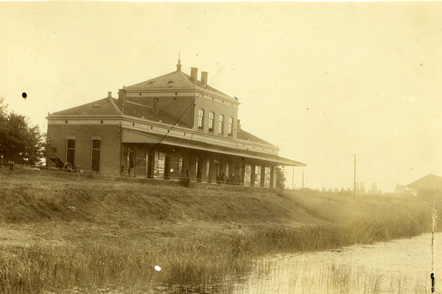 Ein altes Foto vom Bahnhof Hoogeveen.