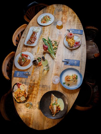 en laatste kans om aan te schuiven vóór de verbouwing! Geniet op 2 november van een 3-gangen proefmenu in ontspannen sfeer, voor slechts €17,50. Reserveer nu jouw plek voor deze smaakvolle avond!