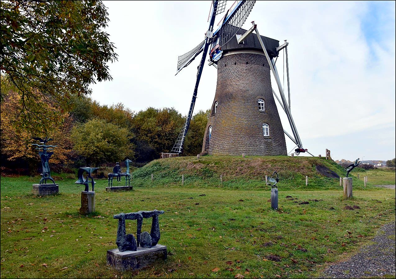 Molen Johanna Elisabeth & Garden with sculptures Joep Coppens Vlierden