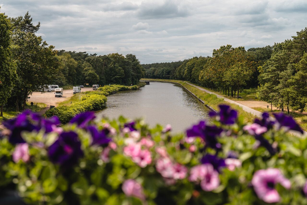 Op de brug over het kanaal Bocholt Herentals
