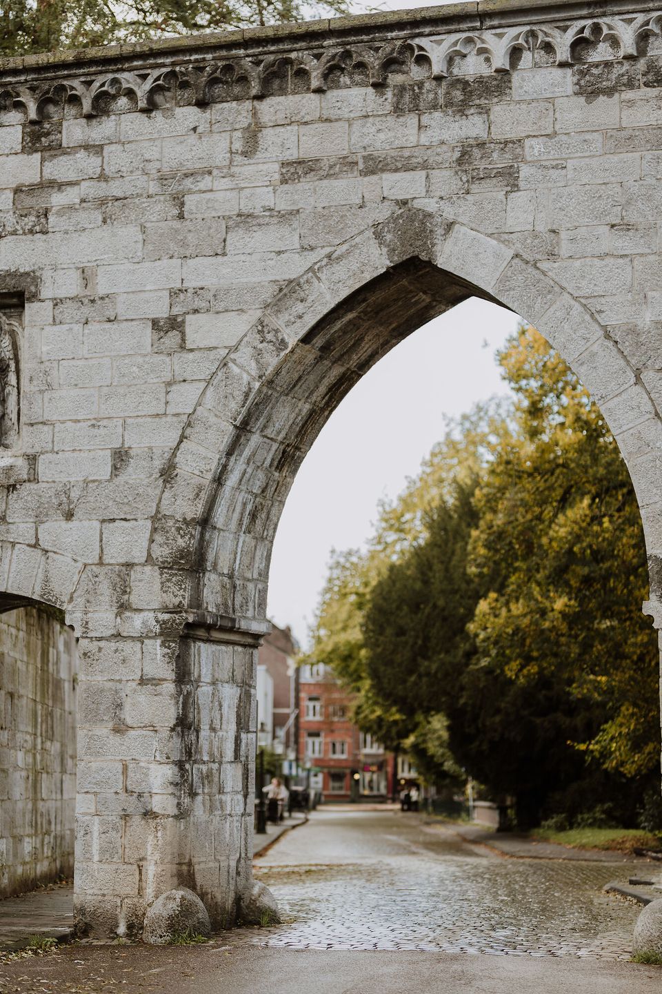 Poort Waerachtig Maastricht regen