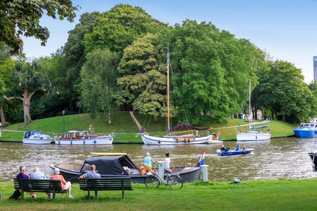 Zomerse stadsgracht