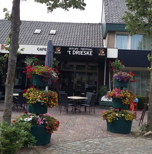 Café, zaal, terras, cafetaria