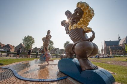 De 11fountains fontein 'Woeste Leeuwen' in Workum.
