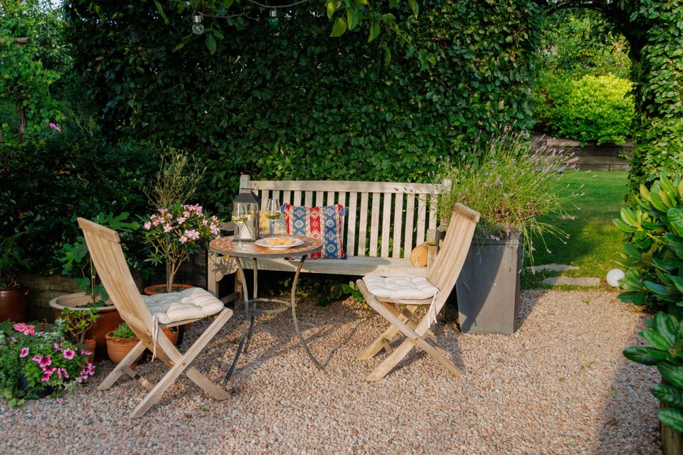 B&B EemNes zitje in de tuin
