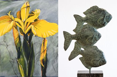 Foto van bloemen met daarnaast kunst van vissen
