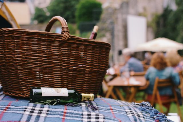 picnic basket quatorze juillet maastricht marketing maison rowena