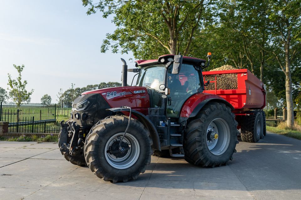 Een tractor van Beemster Valery