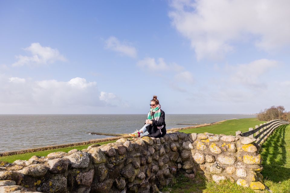 Lydia Annema bij het Rode Klif