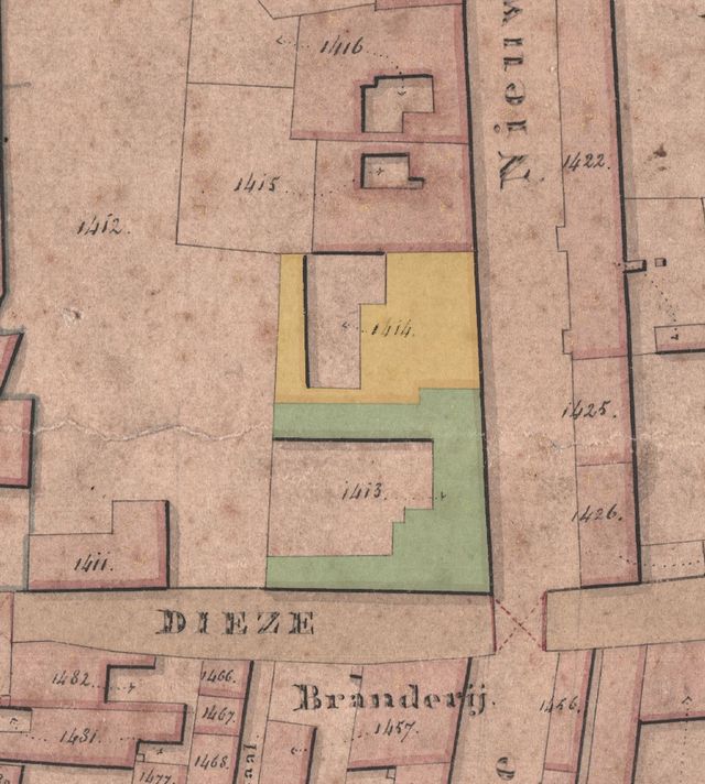 Kadastrale kaart uit 1820 met in het groen Nieuwstraat 20-22 (aan de Dieze) en in het geel Nieuwstraat 24 